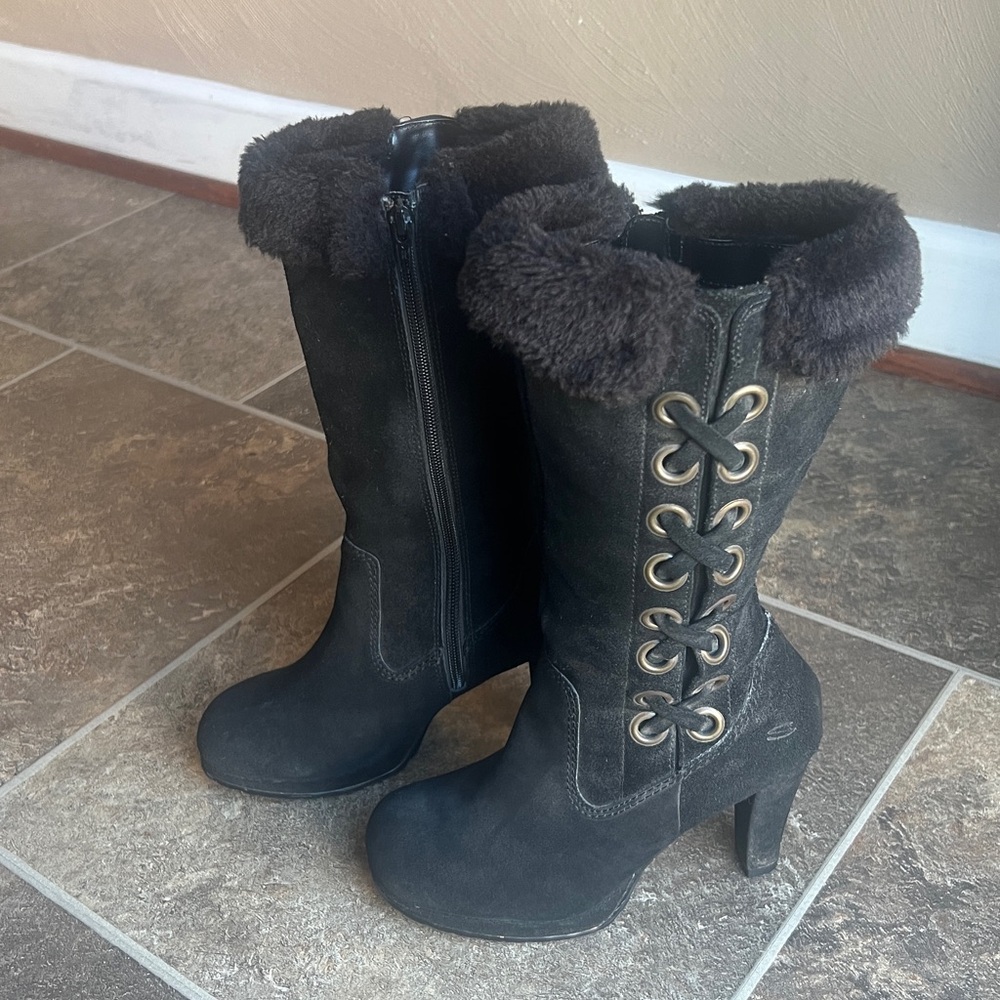 Sketchers Black Heeled Boots with Fur Trim Size 6